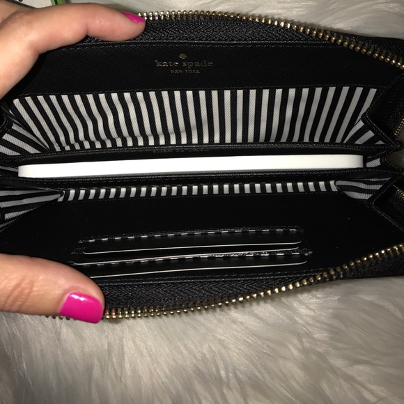 šLast one! Kate Spadeā ļøwristlet & iPhone case - Picture 4 of 6
