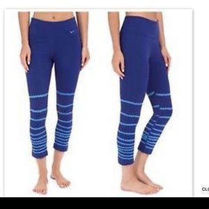 Nike legendary tight fit capris NWT S