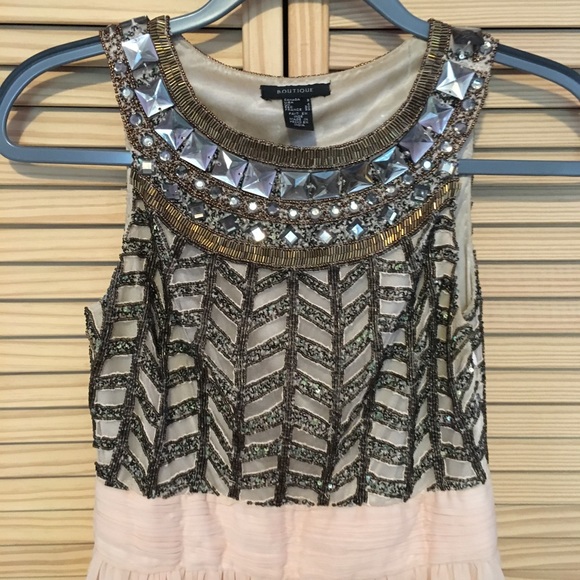 Formal dress - Picture 3 of 8