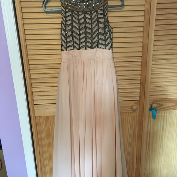 Formal dress - Picture 5 of 8