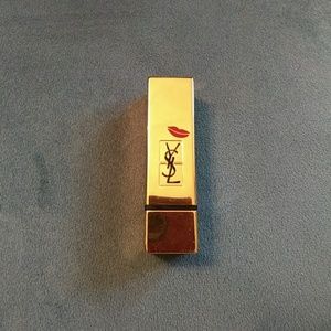 Yves Saint Laurent le rouge blood red lipstick