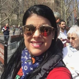 Meet your Posher, Yvette