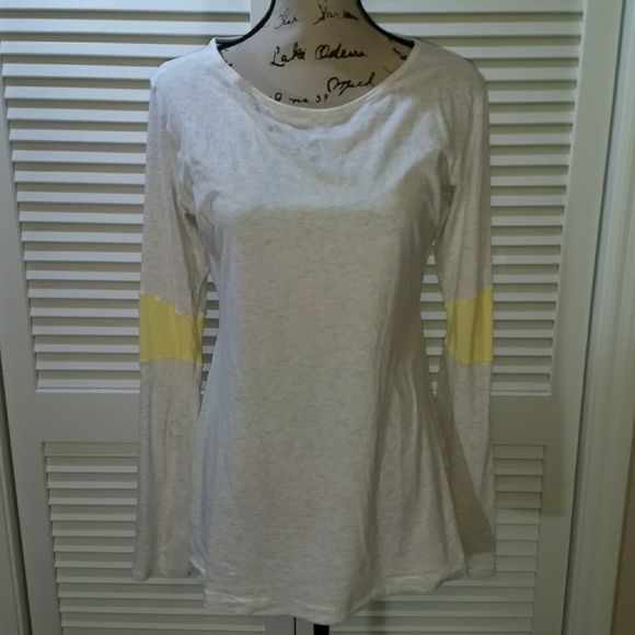 lululemon athletica Tops - Lulu🍋 long sleeve shirt: Read size description