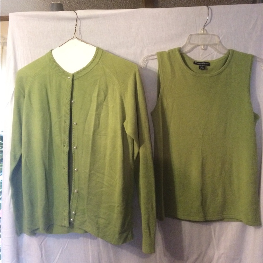 Designers Orginals Green sweater set. Small