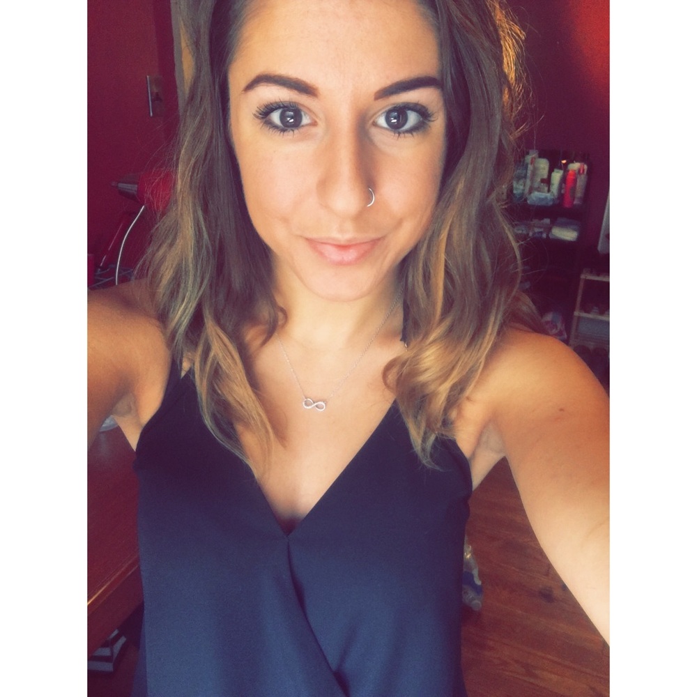 Meet your Posher, Elizabeth