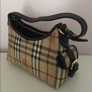 Classic check Burberry shoulder bag.