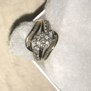 Diamond cluster stamped 14k