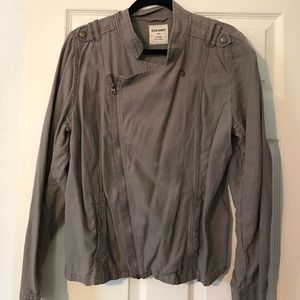 Lightweight non centered zipper jacket