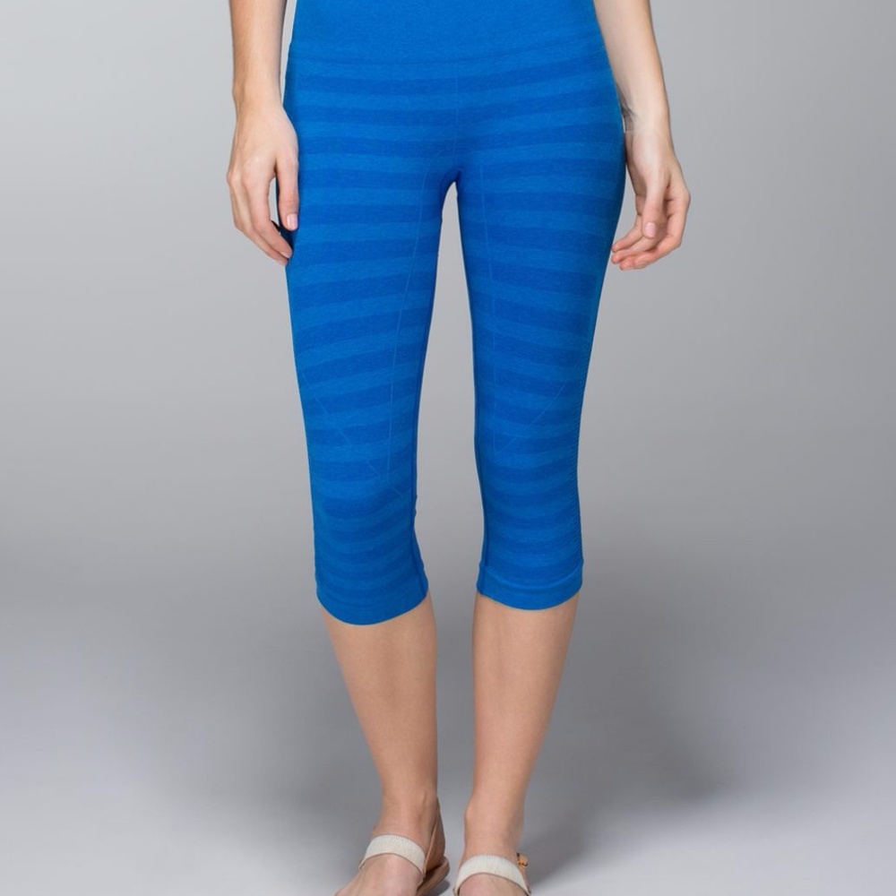 Lululemon Blue Free to Flow Crops