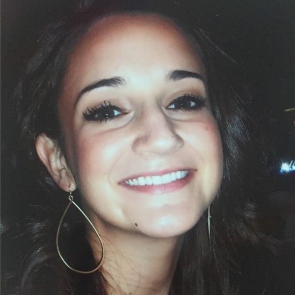 Meet your Posher, Danielle - Picture 1 of 1