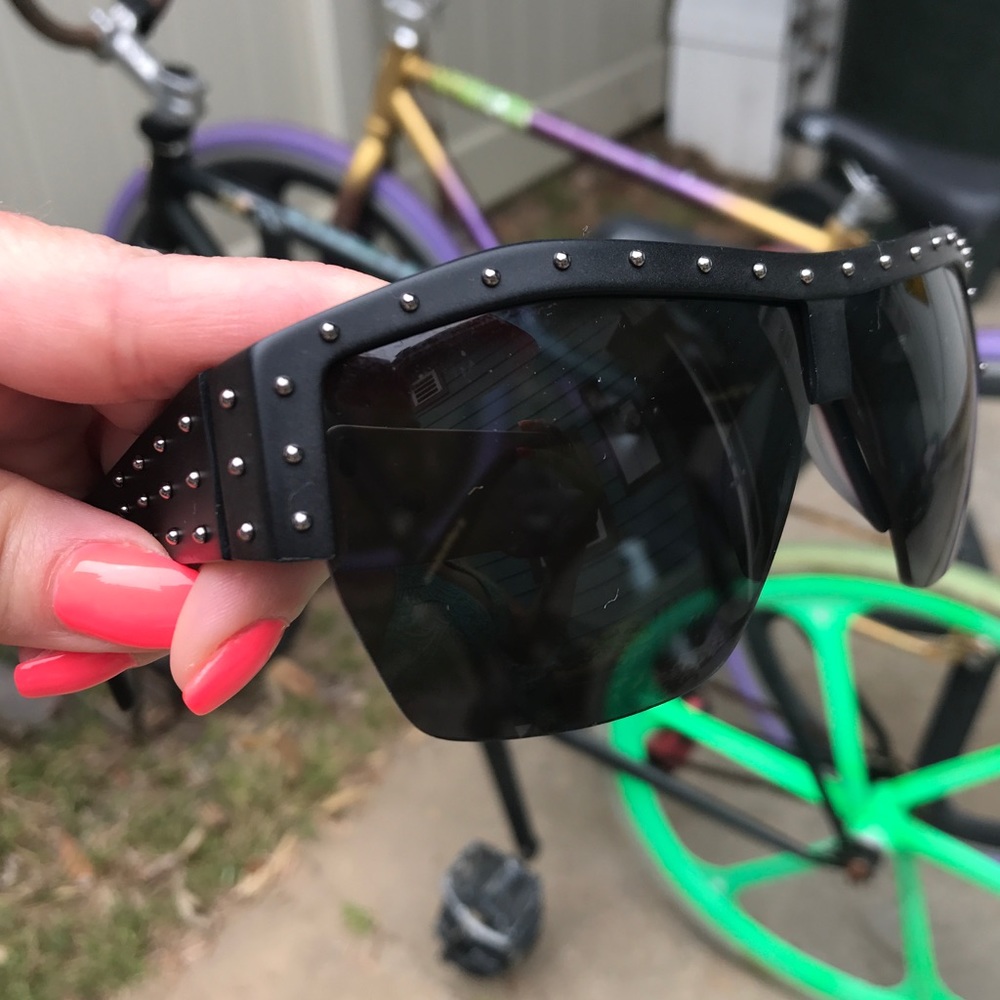$FIRM Chariot Fly Black Flys with Silver Studs - Picture 4 of 9