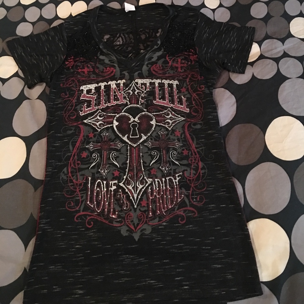 Sinful lace back tee from Buckle size S
