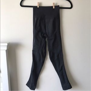 Lululemon black cropped leggings