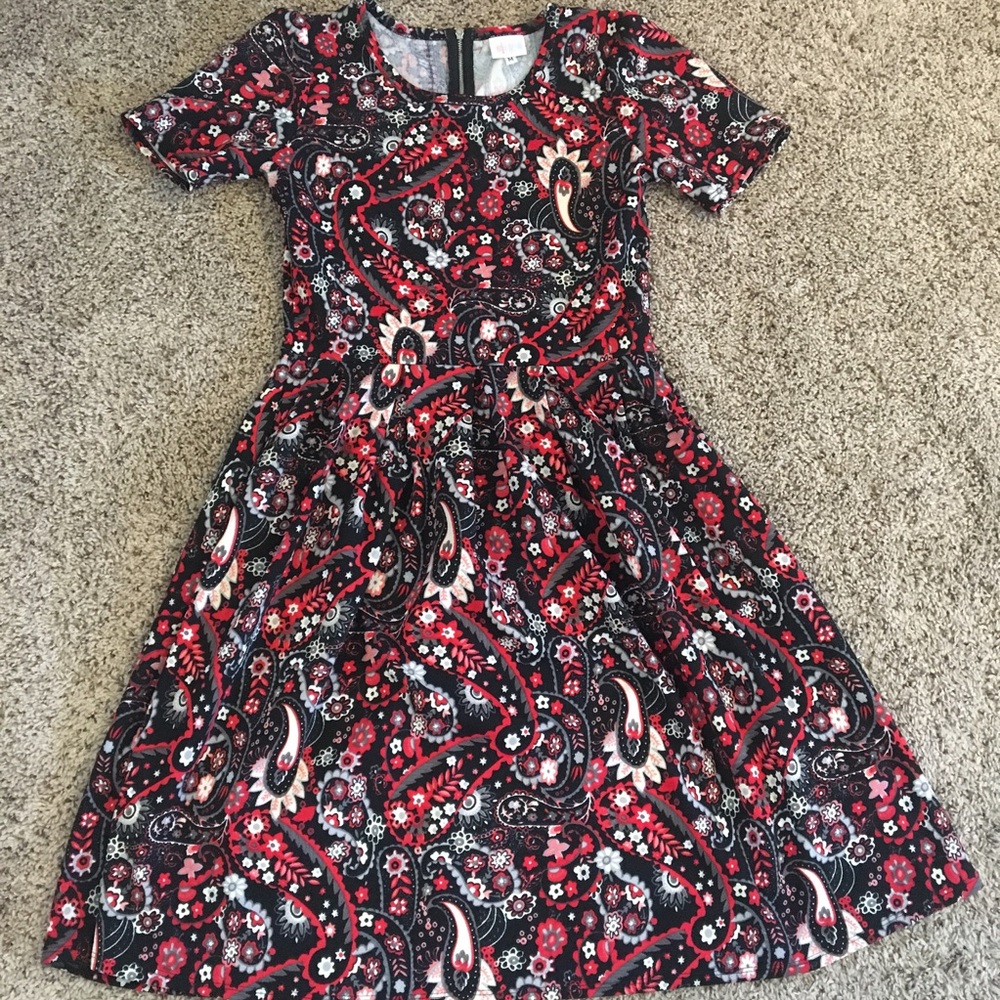 💥WKND SALE💥LuLaRoe Amelia Red Black Paisley