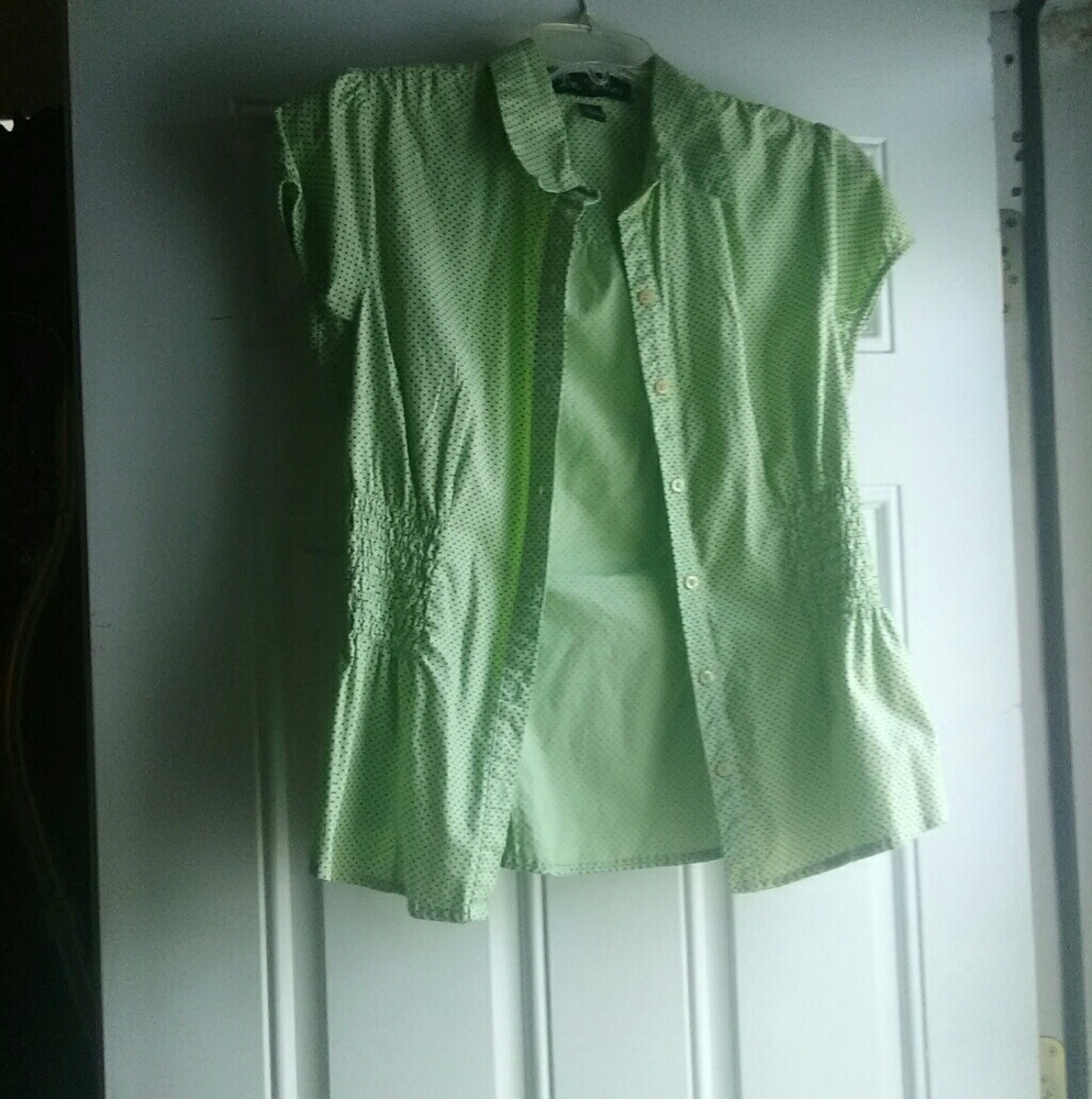 Short sleeve button up top