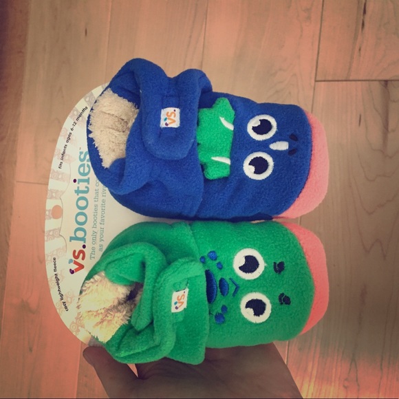 T-Rex and Triceratops mismatched Baby Booties - Picture 1 of 1