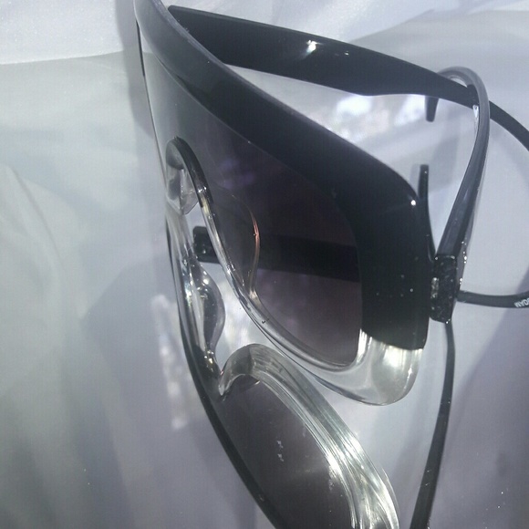 SOLD OUT Designer Look Fall Sunglasses - Picture 2 of 8