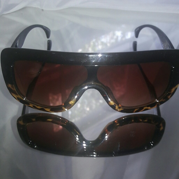 SOLD OUT Designer Look Fall Sunglasses - Picture 8 of 8