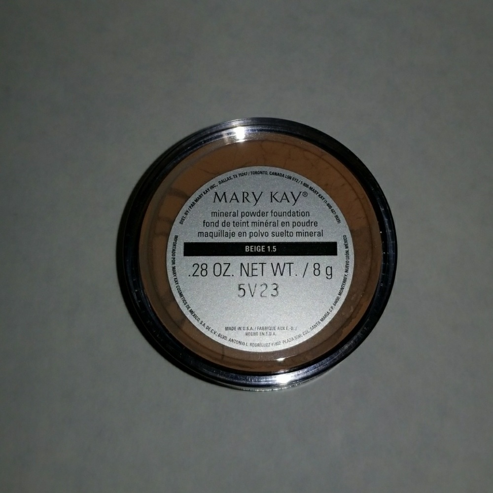 Mary Kay mineral powder foundation beige 1.5 NWOT
