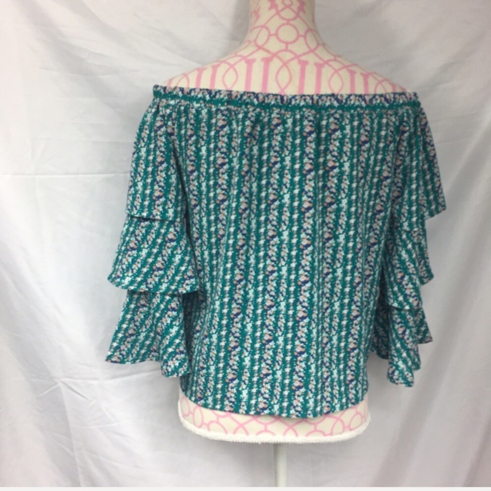 New Romeo & Juliet Couture Top Size Small - Picture 6 of 7