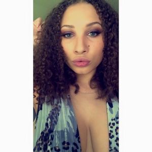 Meet your Posher, Destenie