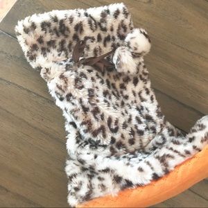 Cute Slippers in Cheetah print with orange accent