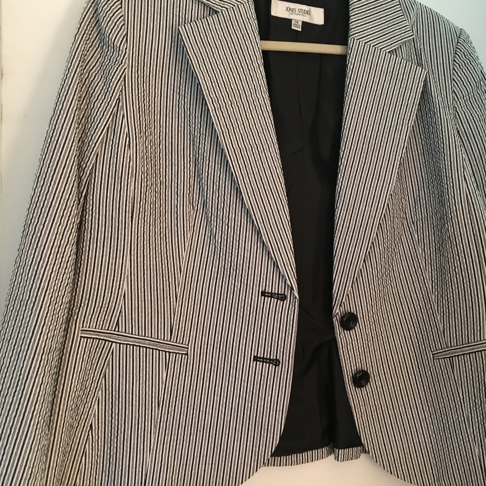 Seersucker blazer size 14
