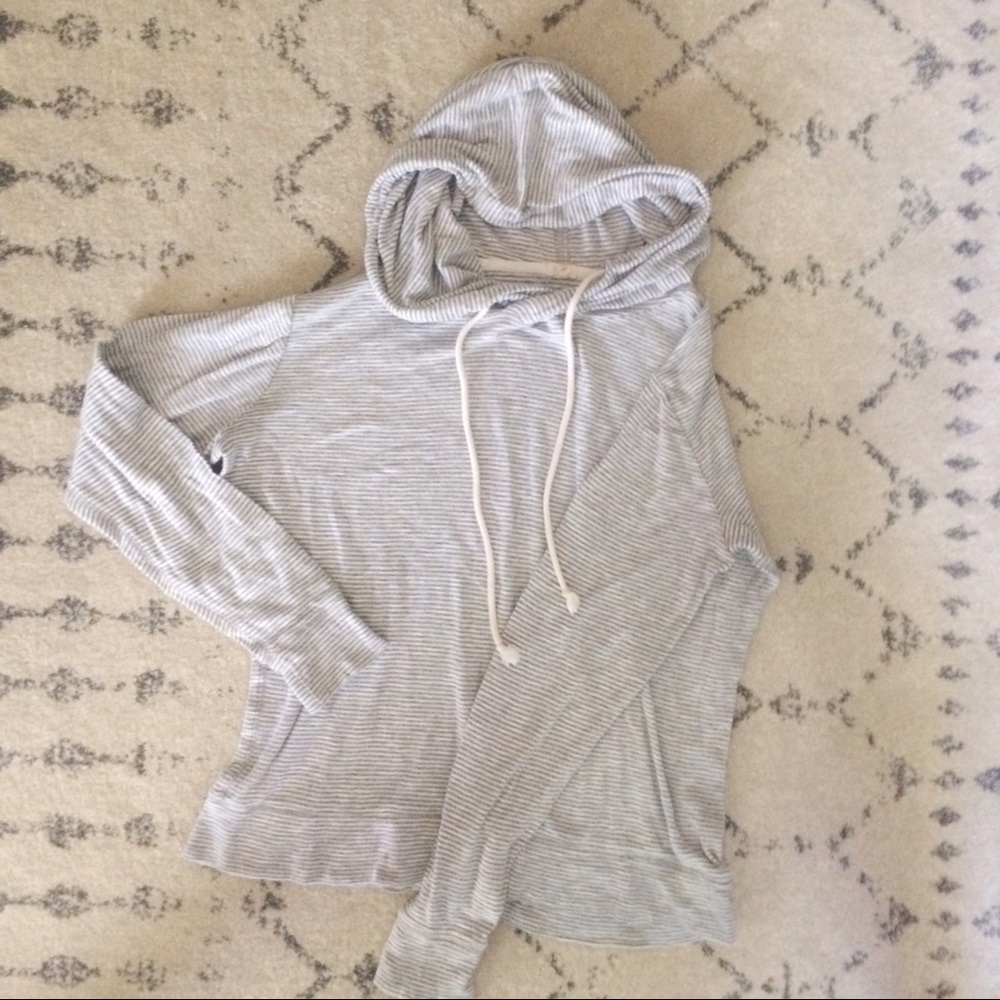 J crew lightweight hooded long sleeve