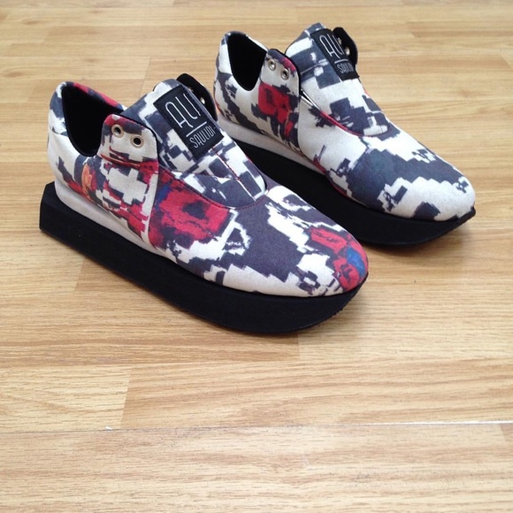 Floral Sneakers with Rubber Platform. - Picture 2 of 8