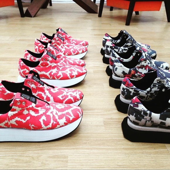 Floral Sneakers with Rubber Platform. - Picture 4 of 8