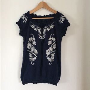 Gap kids embroidered tshirt