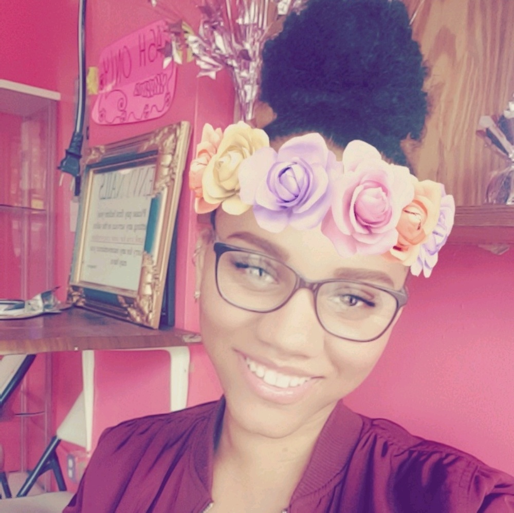 Meet your Posher, Kayla