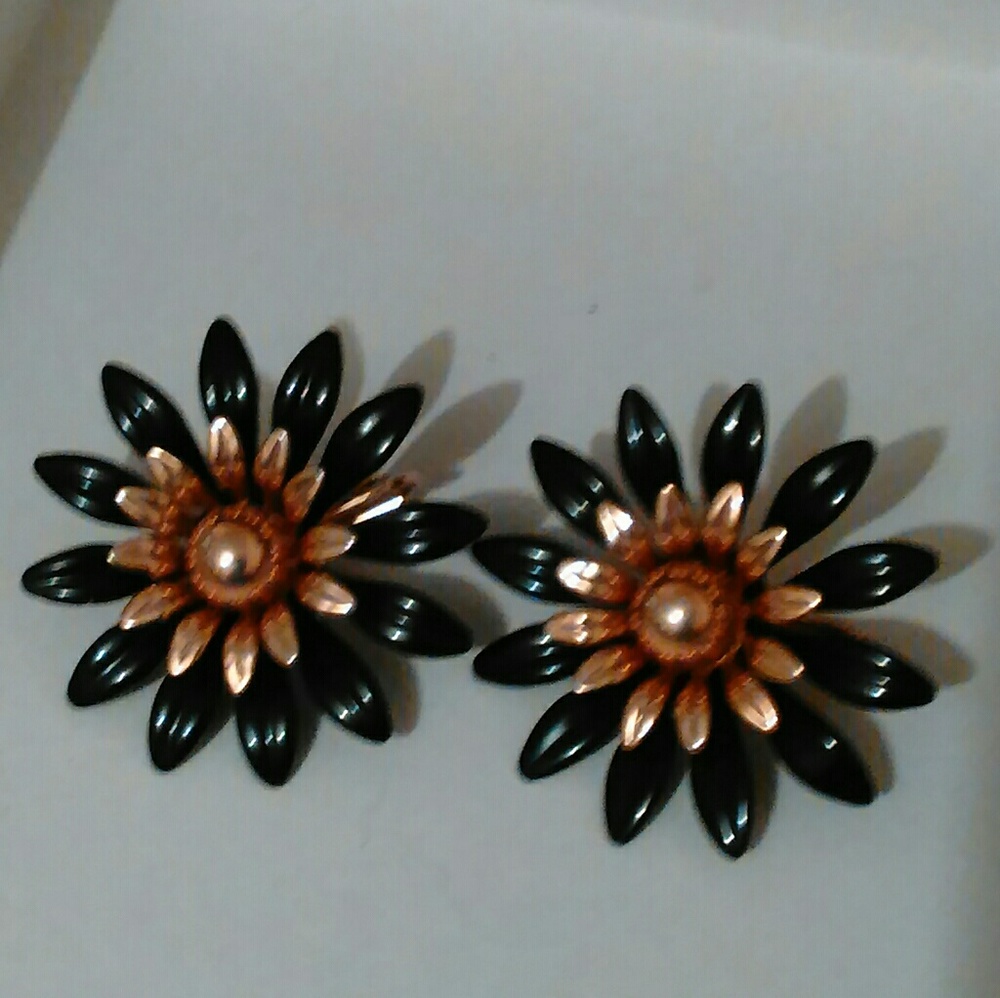 Vintage Sarah Coventry Flower Earrings