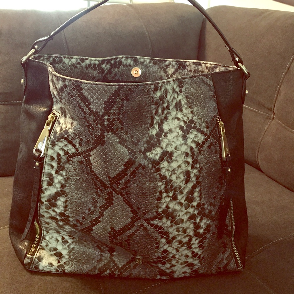 Jennifer Lopez printed purse