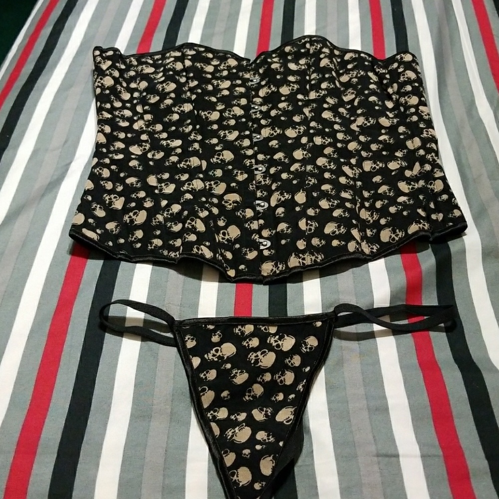 Intimate wear - Picture 1 of 5