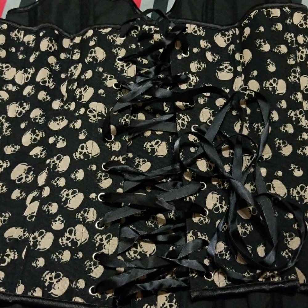 Intimate wear - Picture 3 of 5
