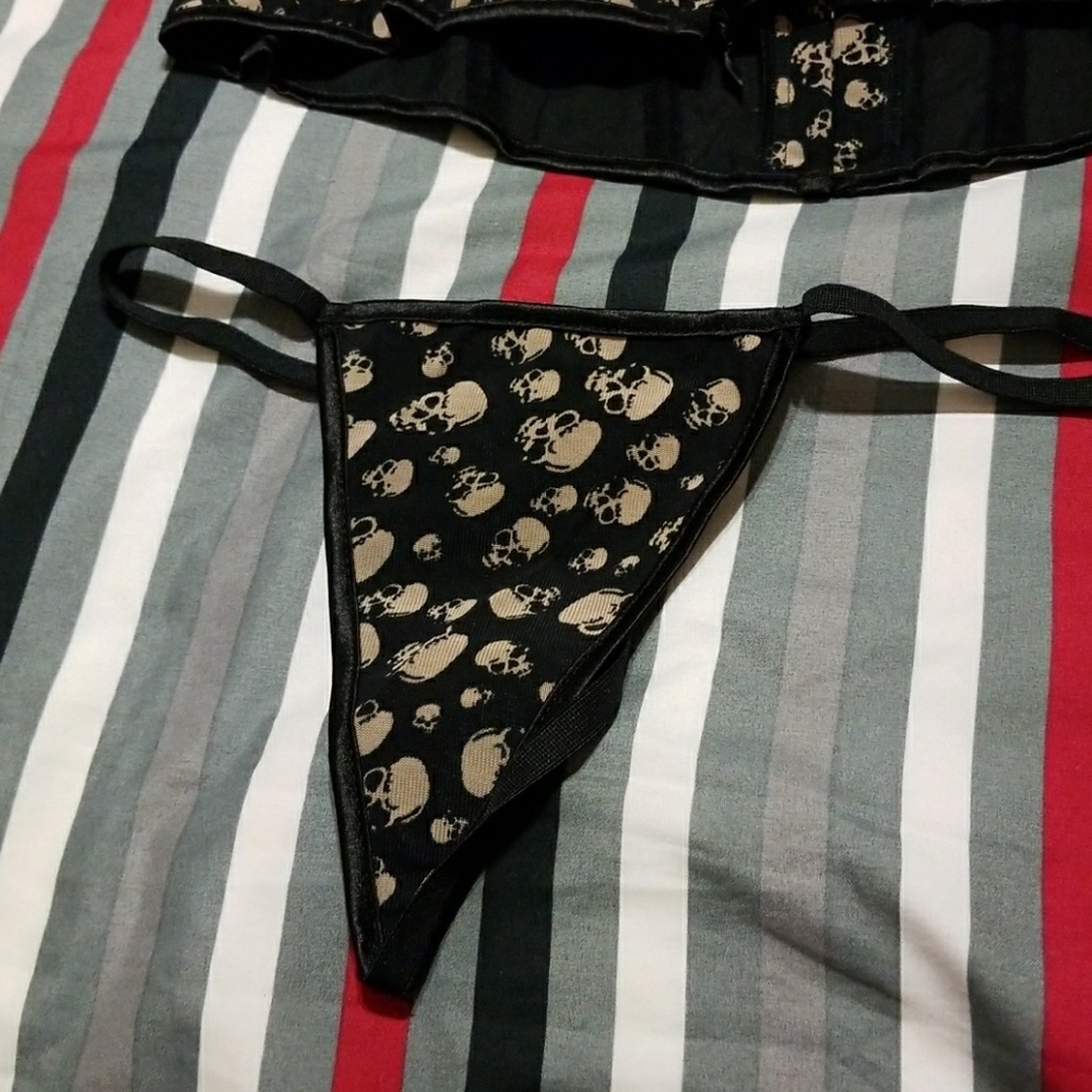 Intimate wear - Picture 4 of 5
