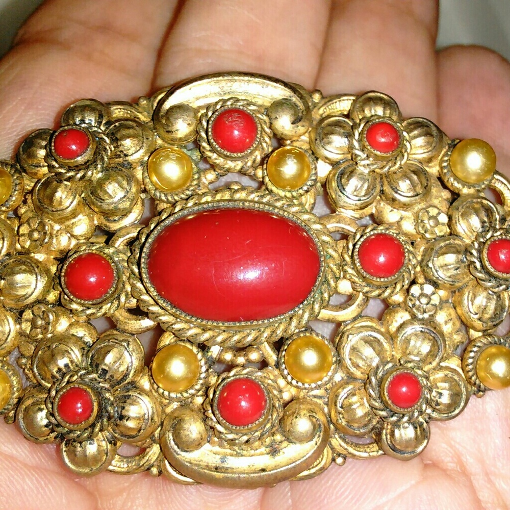 Vintage Unsigned Brooch