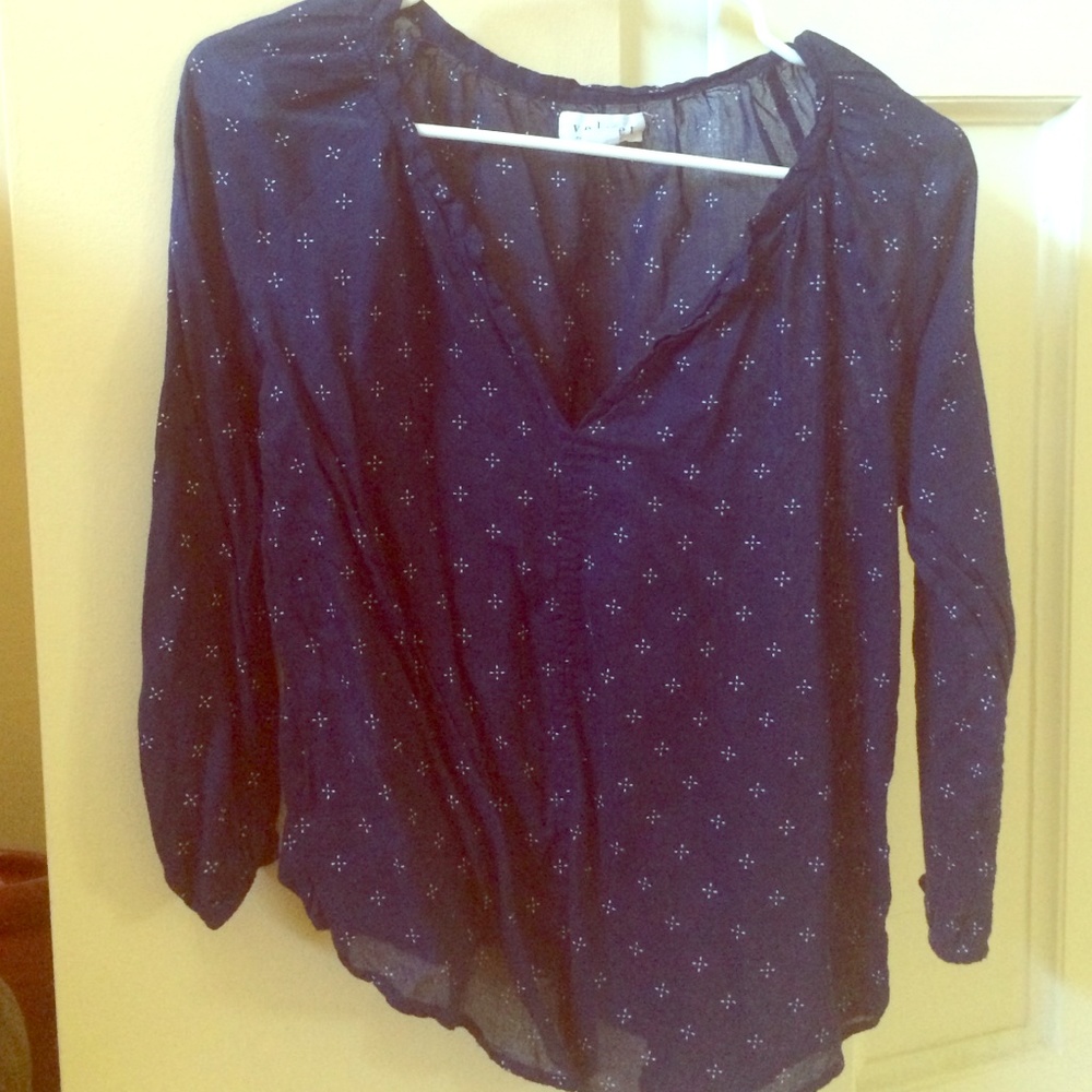 Cute navy blue top