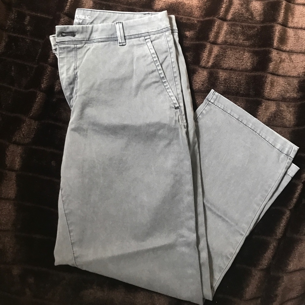 NWOT Banana Republic Blue Boyfriend Crop Pants