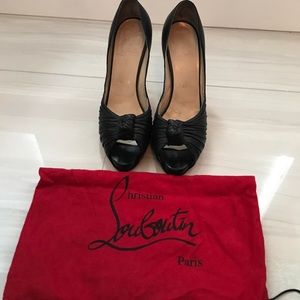 AUTHENTIC CHRISTIAN LOUBOUTIN Lady Gris Pumps