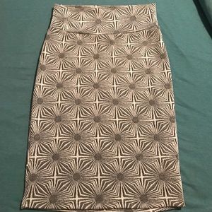 Gorgeous Gray and White Lularoe Cassie Skirt