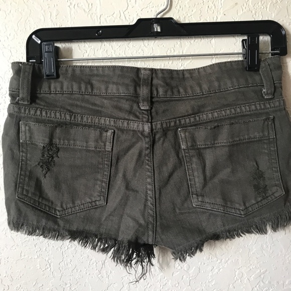 Carmar Dark Olive Jean Shorts size 25 - Picture 2 of 5