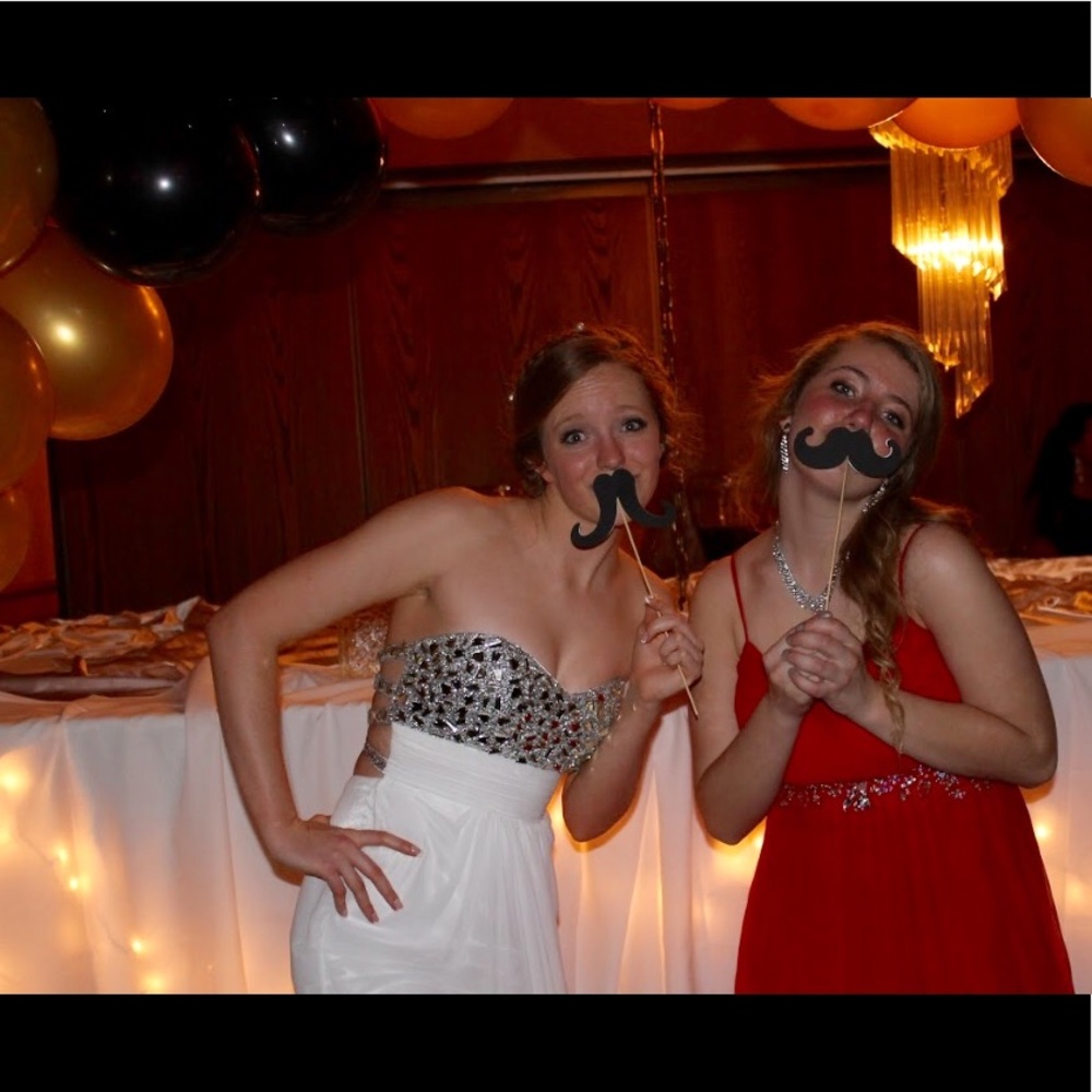 Gorgeous white strapless prom dress size 6