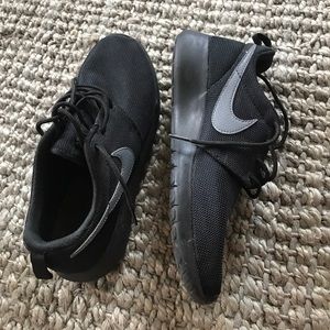 Nike rosherun sneakers