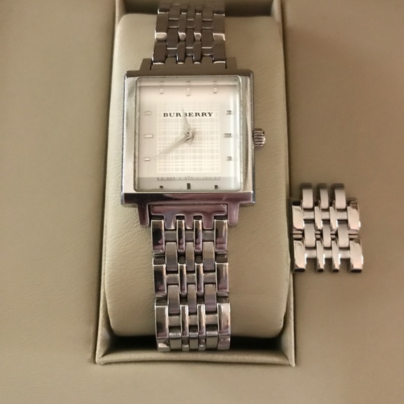 Burberry Accessories - 🔴💯BURBERRY  WATCH " THE PERFECT GIFT