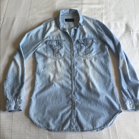 JW Signature Tops - JW Signature fitted Chambray top