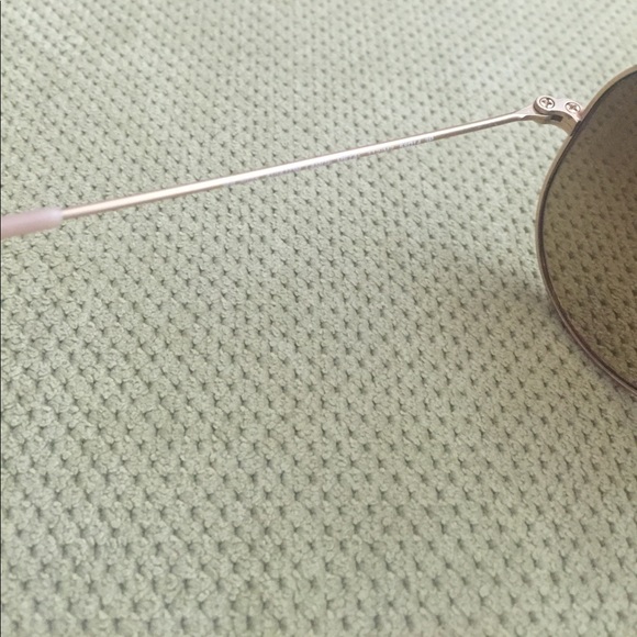 Gold Polarized Rayban Aviators!!