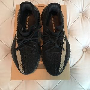 AUTHENTIC YEEYZ BOOST 350