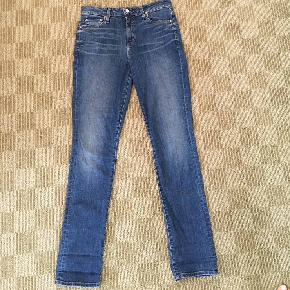 Straight leg blue jeans